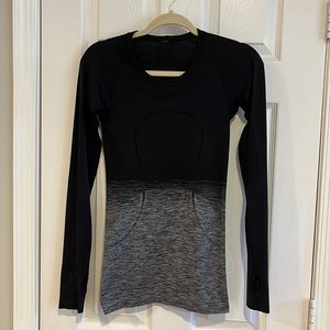 Lululemon Swiftly Size 4 black and gray